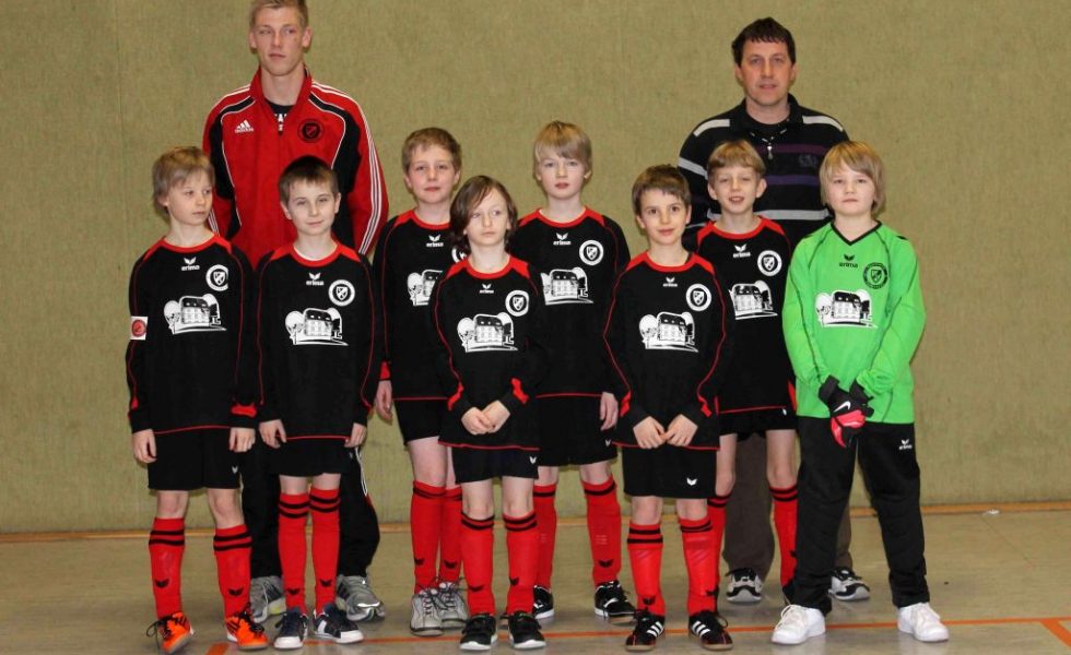 Oben: Trainer Nico Duesmann-Artmann, Betreuer Stefan Nacke Unten: Christoph Göcke, Andreas Knermann, Paul Nacke, Robin Drop, Paul Schulze Sievert, Alexander Schulze Eggenrodde, Torben Thies, Frederic Schulze Sievert. Es fehlen: Trainer Julius Schmitz, Spieler Nils Göcke und Lukas Ebbing.